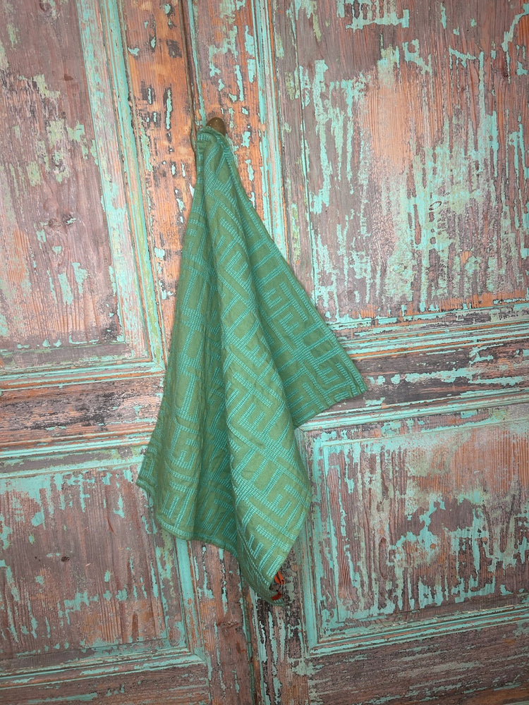 Jacquard woven hand towel