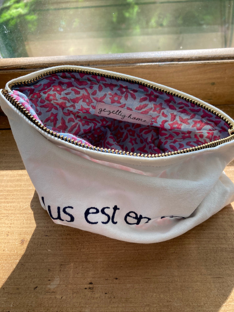 "Plus est en vous" bag w/zipper